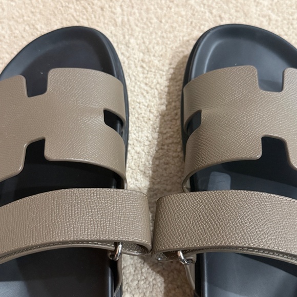 Used Hermès Men\'s Etoupe Epsom Chypre sandals - Size 43 main image 4